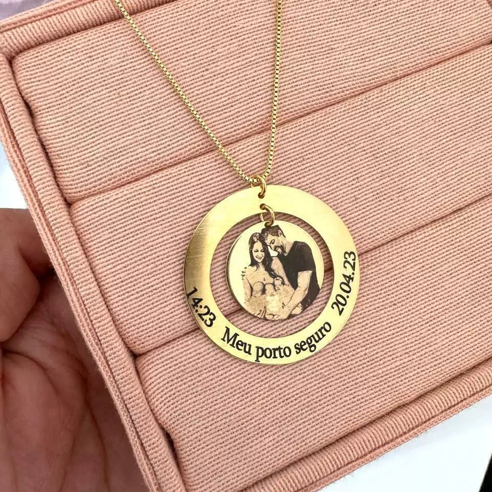 Colar Personalizado Arco com Fotogravação – Presente Especial Zello